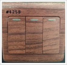 3GANG 1WAY SWITCH - WOOD L2 - 16A 250 V